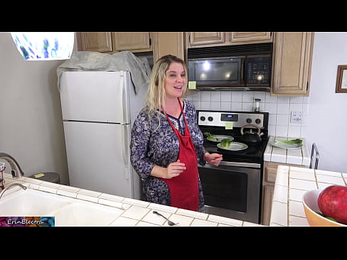 ❤️ Stepmom u munghje in cucina prima di a so data ️ Porno à co.hentaiser.ru ❌