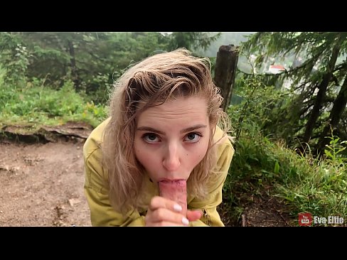 ❤️ Ragazza ingoia cum dopu un pompino publicu - Eva Elfi ️ Porno à co.hentaiser.ru ❌